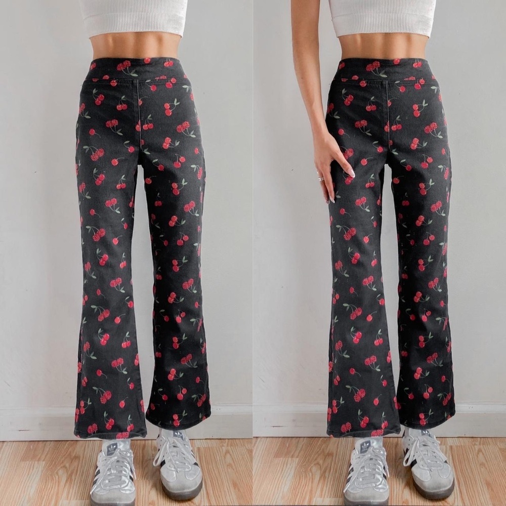 Free People / NWT Cherry Fruit Print Flare Crop Pants in Black